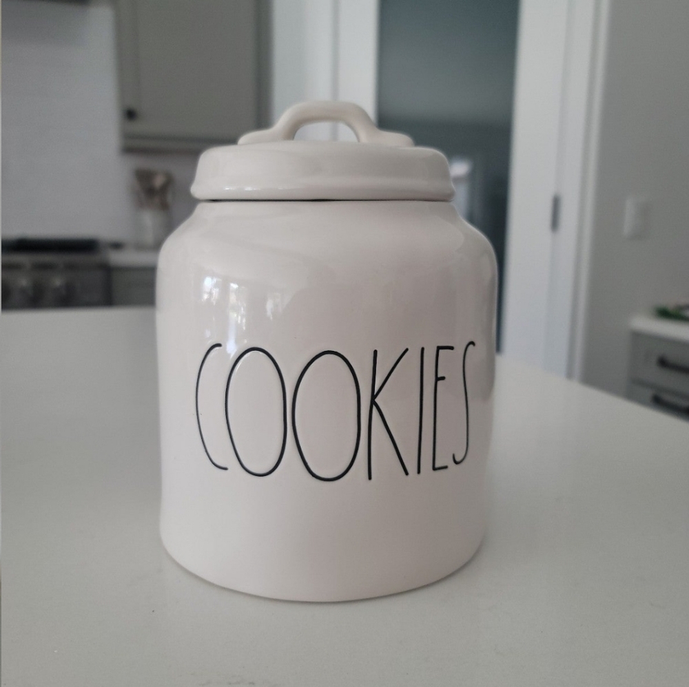Rae dunn cookie jar